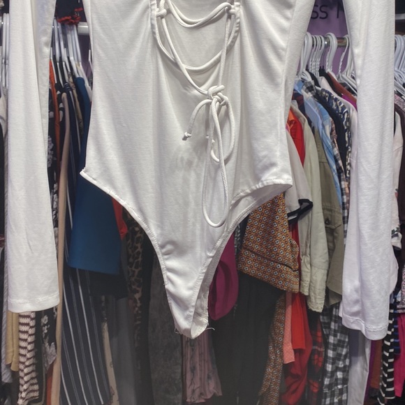 Perfect shape soild white BLUSH body suit snap button open  lace up back sz MED - Picture 8 of 9